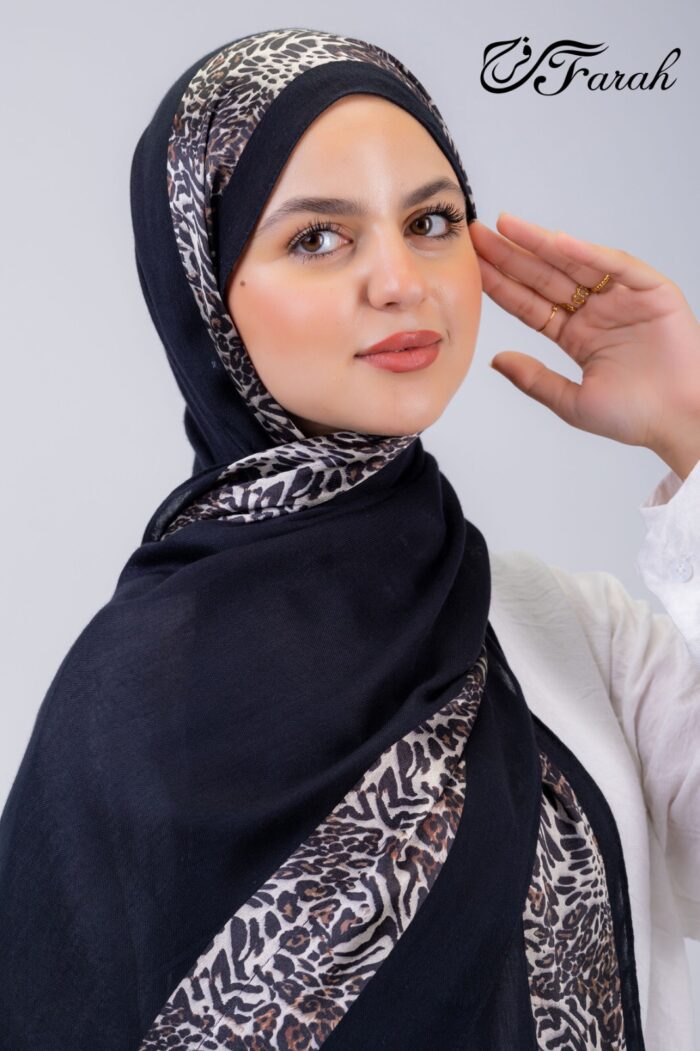 Modal With Printed Satin - Image 3
